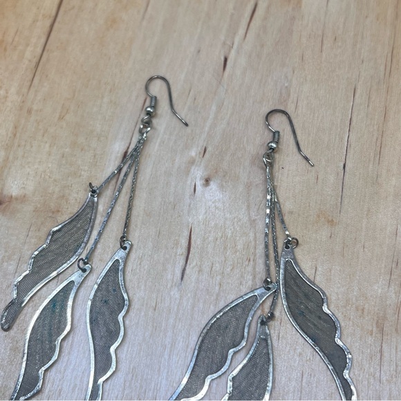 Gold tone Filigree Feather or Wings Lightweight Dangling Hook Earrings - Picture 4 of 5